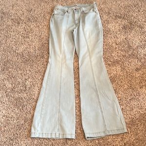 Wrangler High-Rise Flare Jean Sz 29 x 34